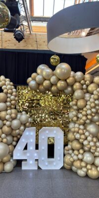 Shimmer wall gold